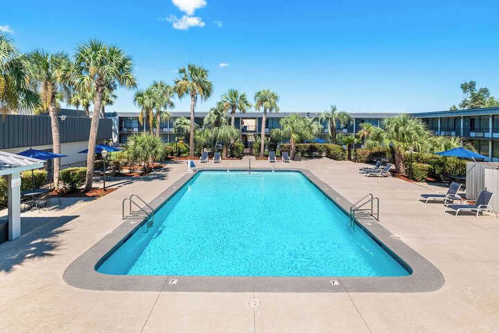 Pool 7 of 37