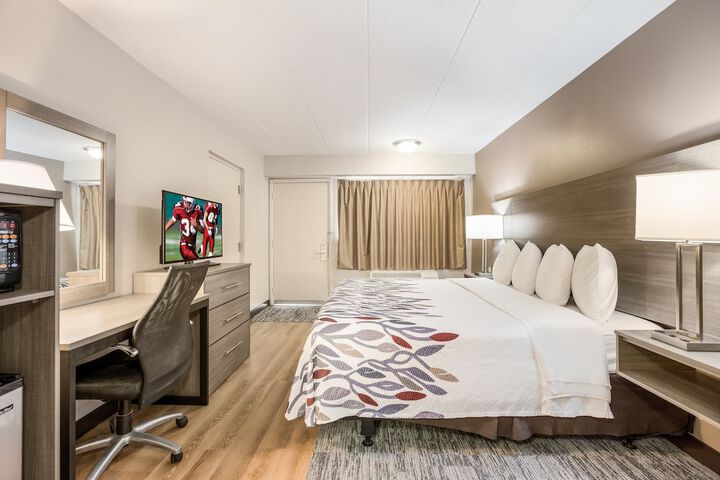 Room 27 of 33