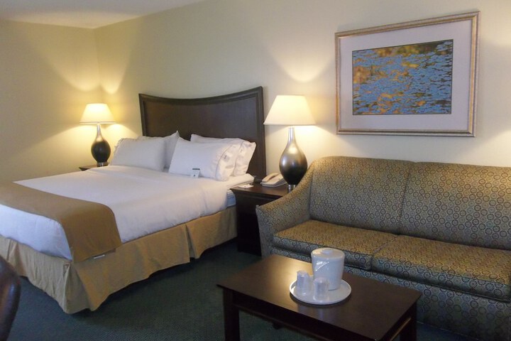 Room 51 of 75
