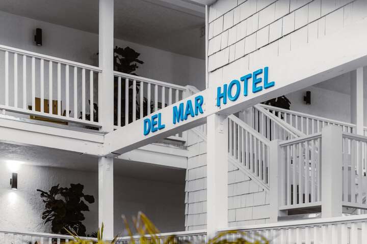 Hotel 4 of 80