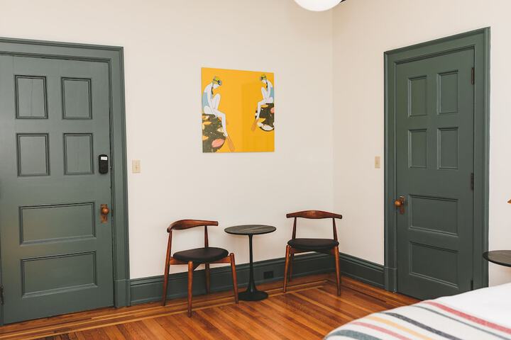Room 27 of 79