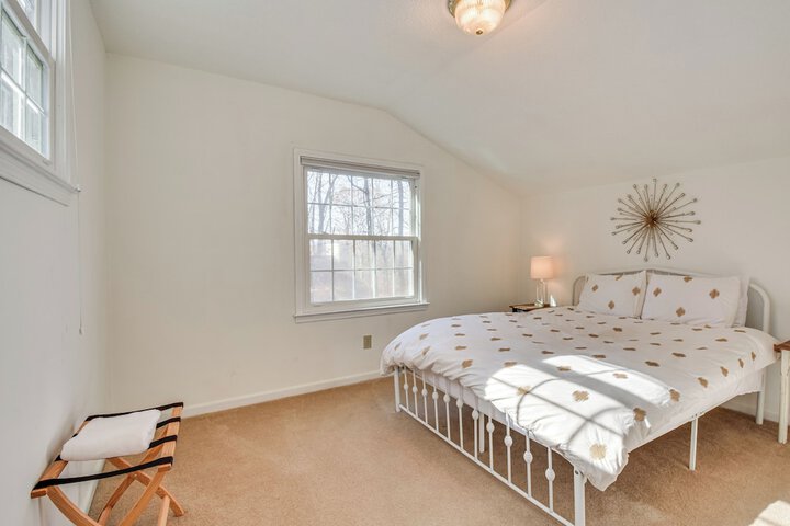 Lakefront Gem w / Games in Westminster!