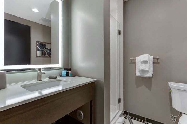 Room 32 of 45
