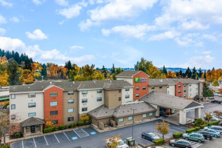 Hotel 5 of 245
