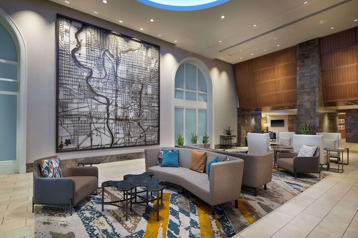 Hilton Indianapolis Hotel & Suites