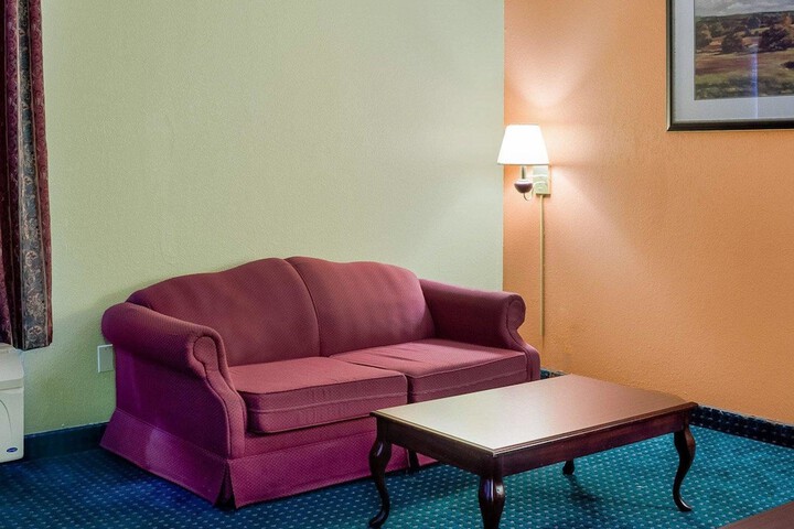 Econo Lodge Canton I-55