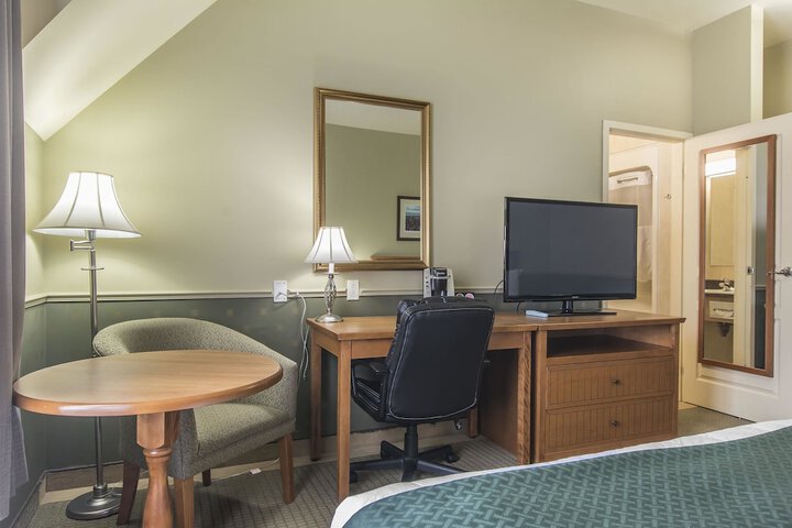 Room 18 of 68