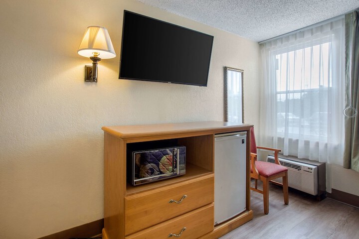 Room 29 of 32