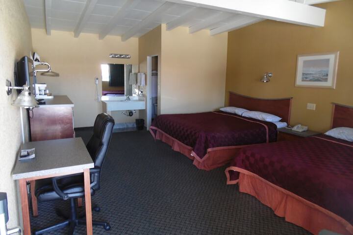 Room 13 of 33