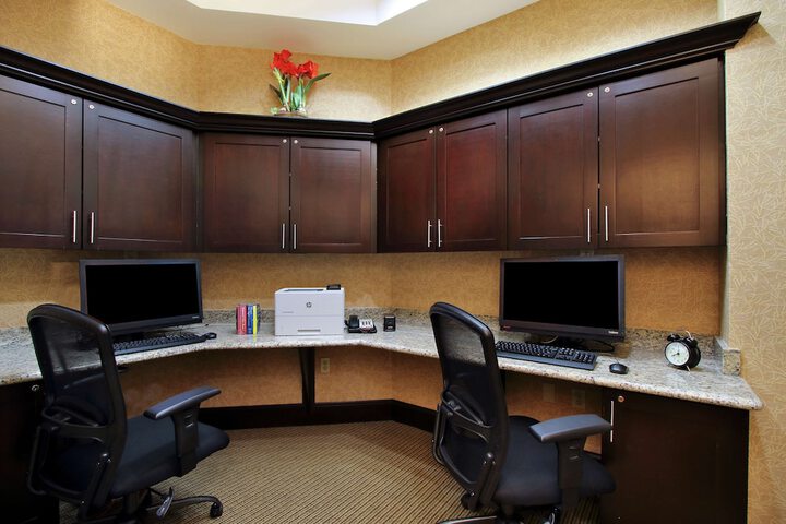 Business Center 67 of 68