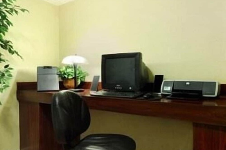 Business Center 34 of 35