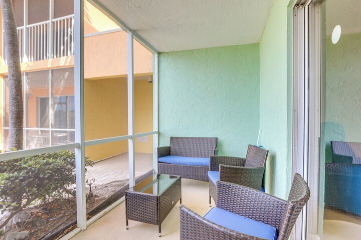 Gulf Getaway With Porch + Direct Beach Access!