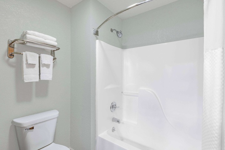 Room 14 of 28