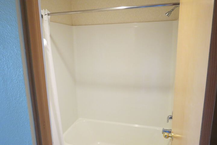 Room 8 of 30
