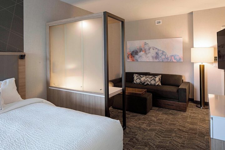 Room 15 of 22