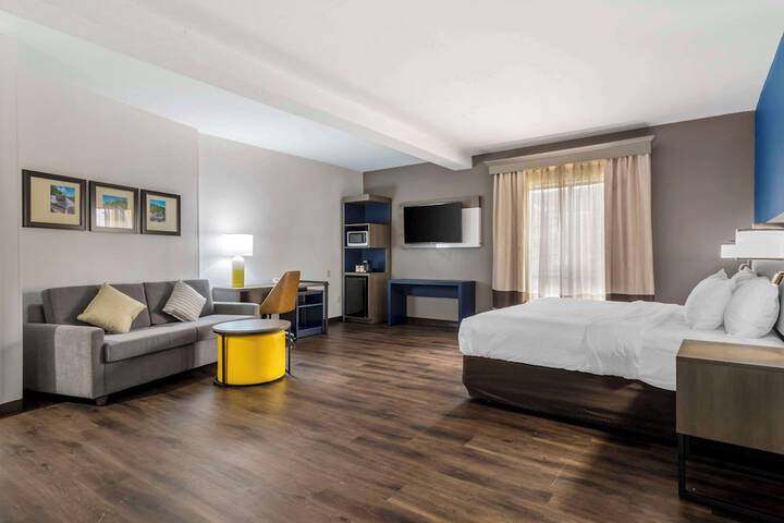 Room 40 of 69