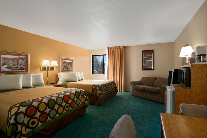 Room 11 of 20