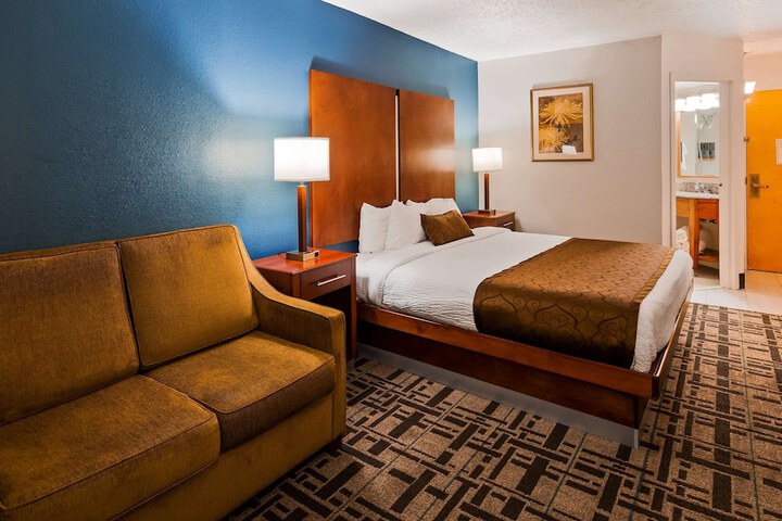 Best Western Plus Richmond Airport Hotel