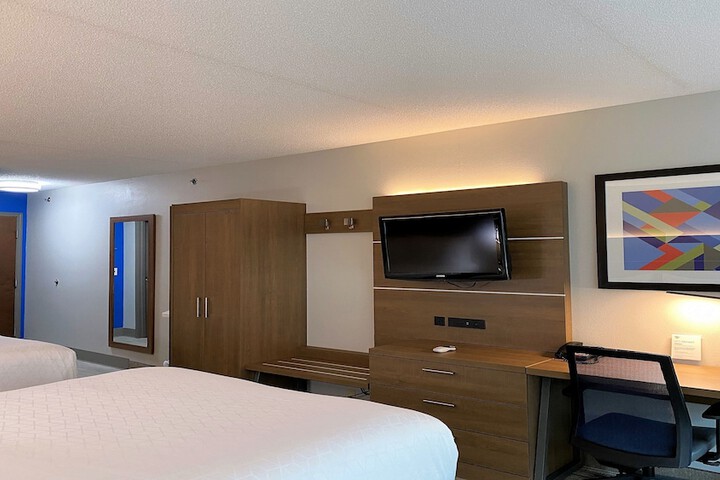 Holiday Inn Express & Suites Somerset Central by IHG