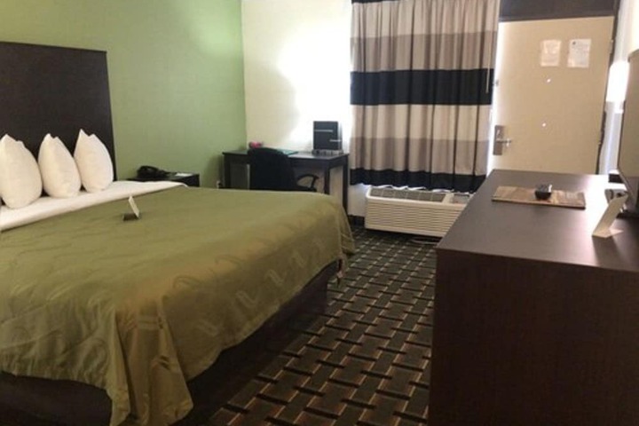 Room 32 of 54