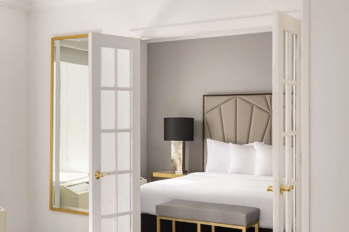 Room 72 of 115