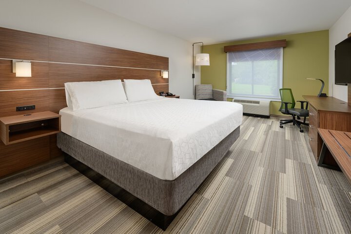 Holiday Inn Express Hotel & Suites Tullahoma by IHG