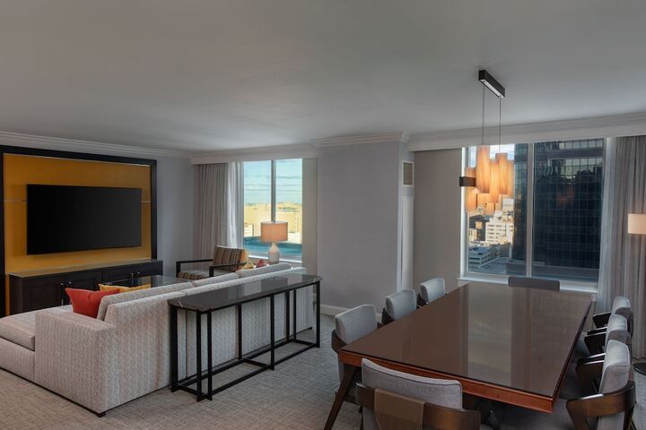 Room 53 of 105