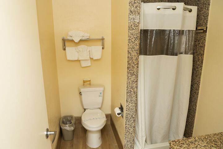 Room 122 of 155