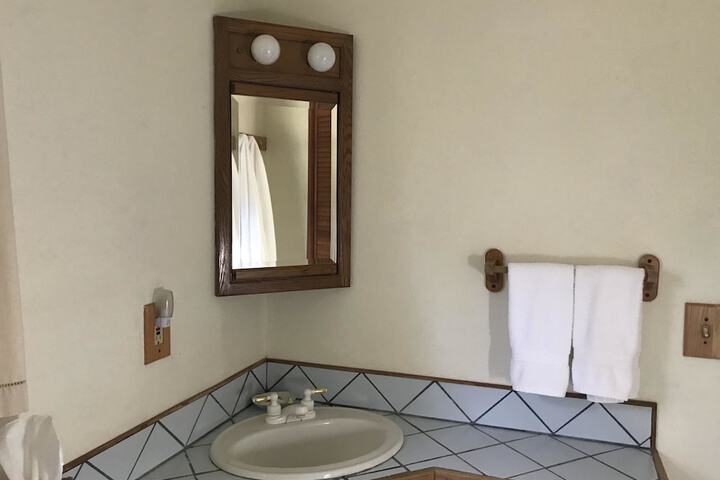 Room 18 of 74