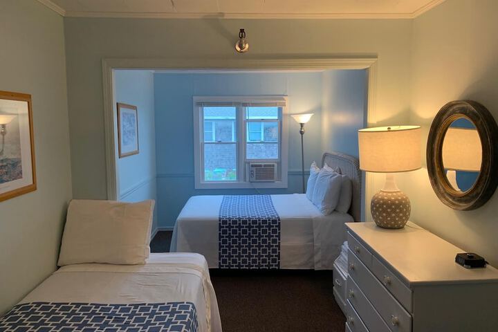 Room 20 of 49