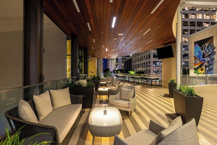 The Laura Hotel Houston Downtown, Autograph Collection