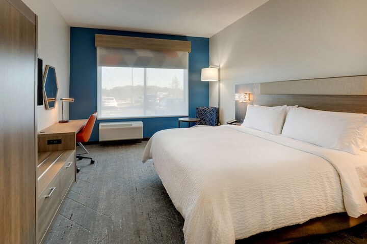Room 30 of 48