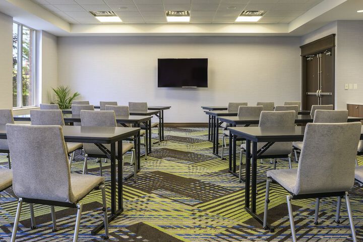 Holiday Inn Express & Suites North Bay by IHG