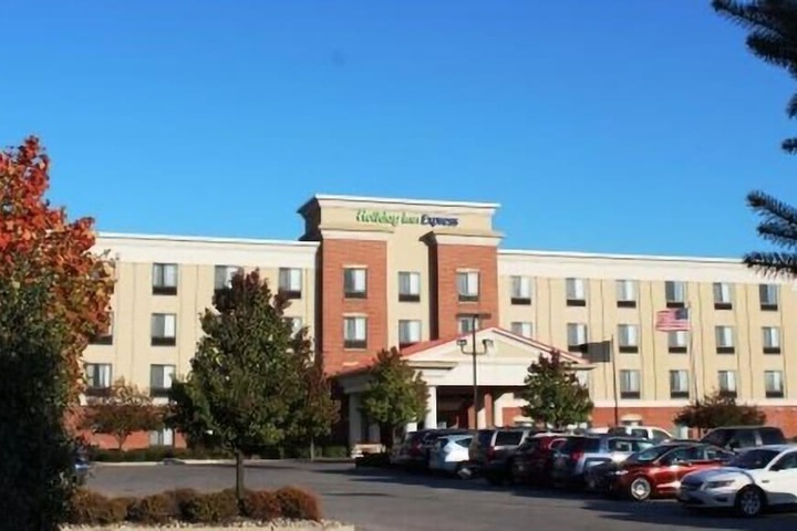 Holiday Inn Express Indianapolis - Southeast by IHG