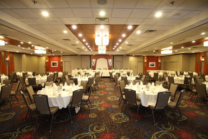 Holiday Inn & Suites Duluth Downtown by IHG