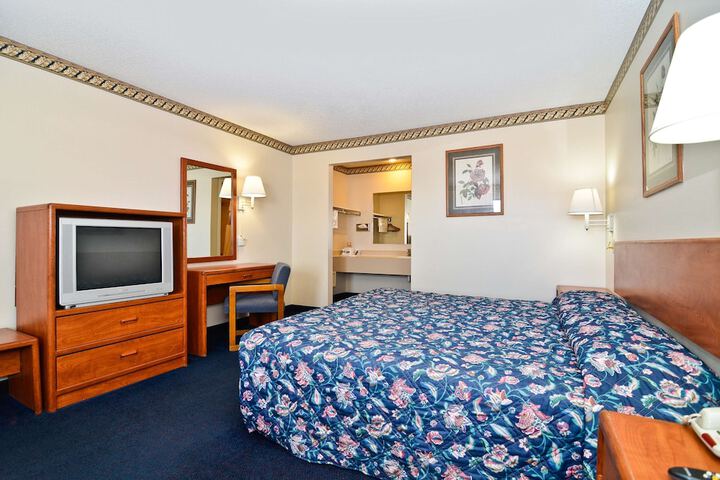 Room 12 of 16
