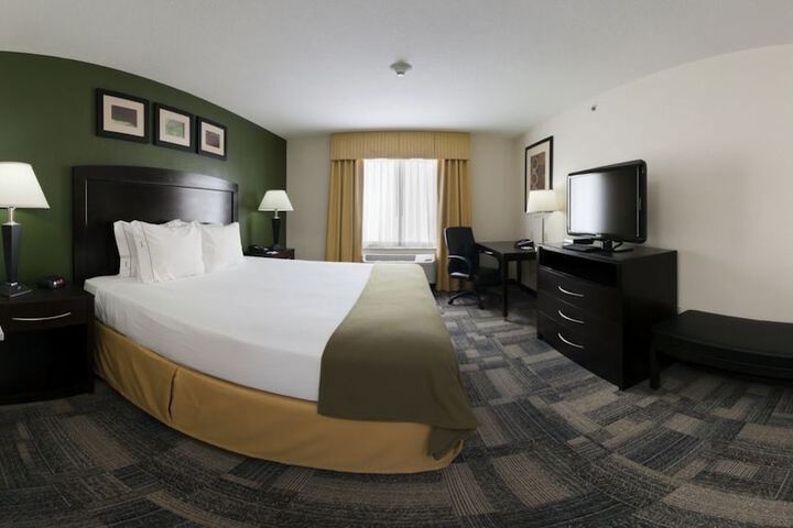 Room 28 of 49
