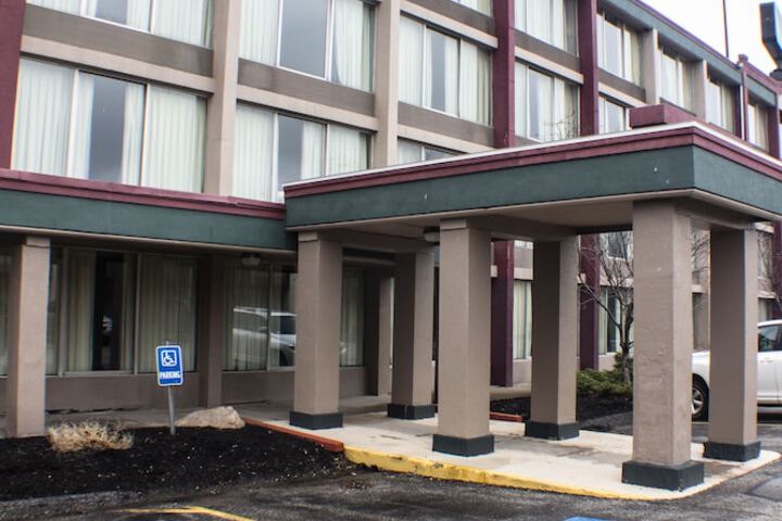 Hotel 2 of 51