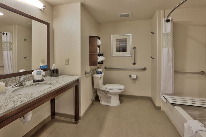 Room 12 of 34