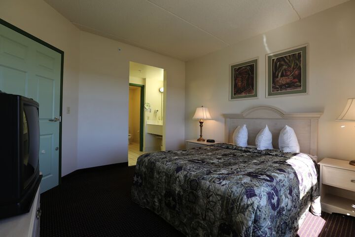 Room 15 of 18