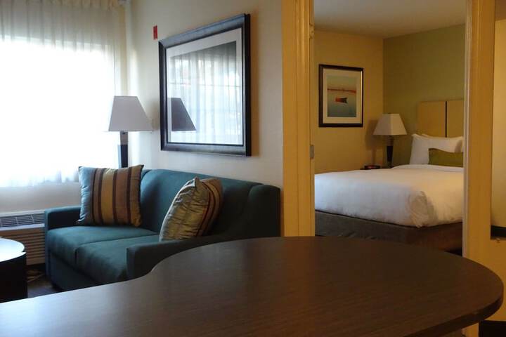 Room 25 of 39
