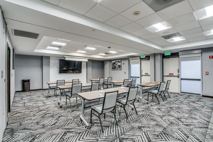 Hyatt Place Fort Worth / Hurst