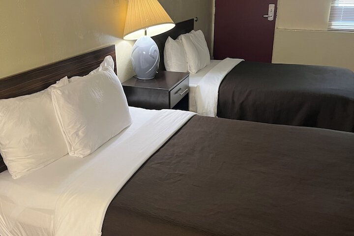 Room 4 of 10