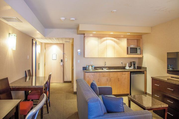 Room 9 of 22