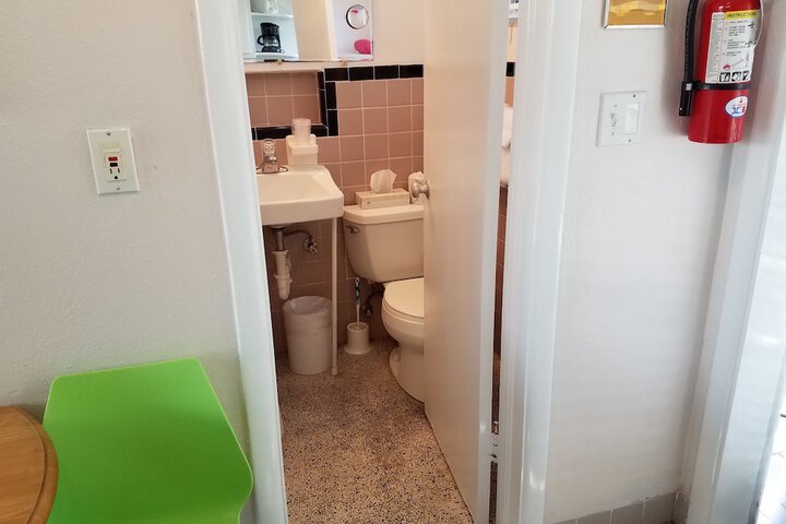 Room 32 of 218