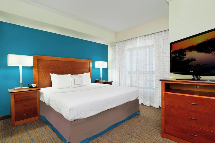 Room 13 of 27