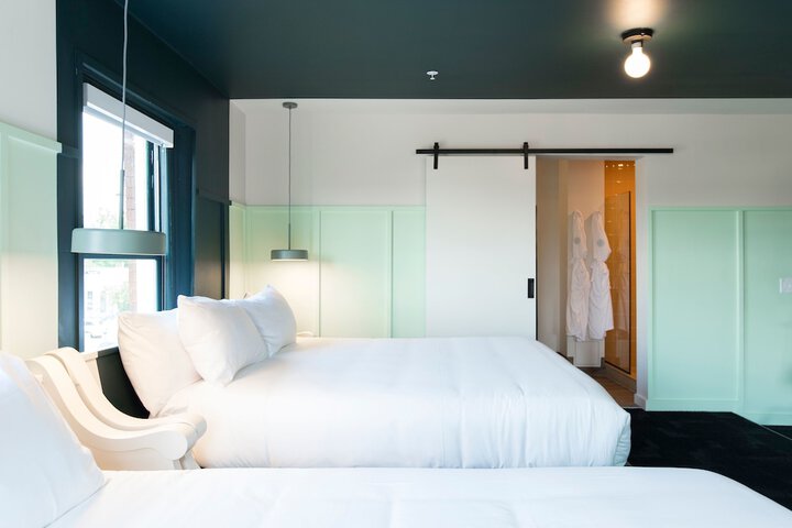 Room 179 of 195