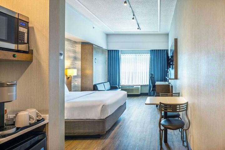Room 13 of 60