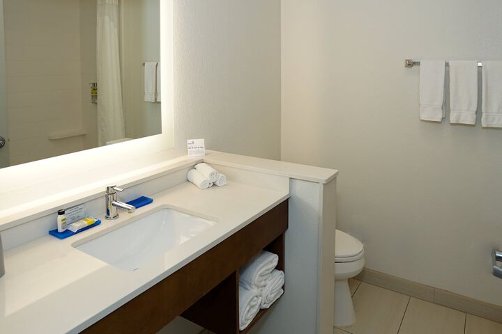 Room 32 of 56