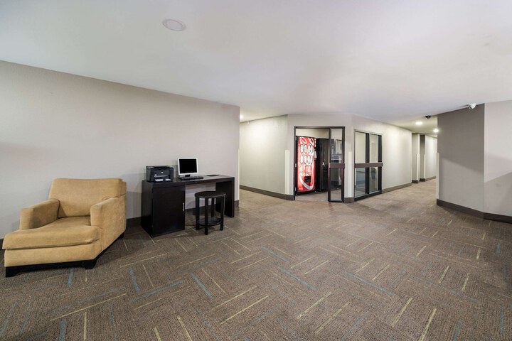 Business Center 40 of 40